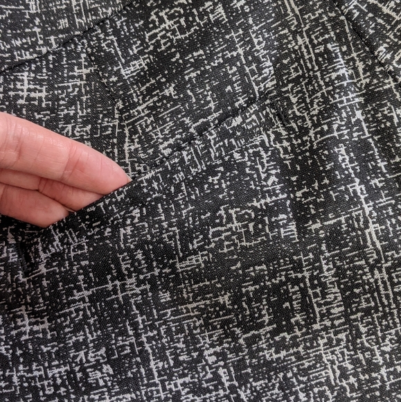 Banana Republic Petite - Black white crosshatch sloan pant - Picture 4 of 10